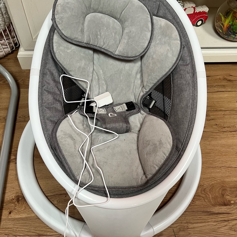 Munchkin baby swing